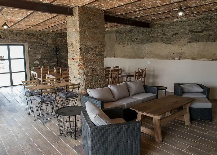 Julio Vegas Landhuis *